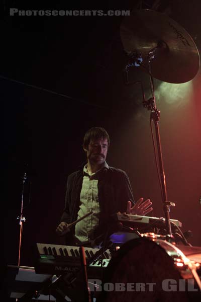 BATTLES - 2011-11-15 - PARIS - La Machine (du Moulin Rouge) - 